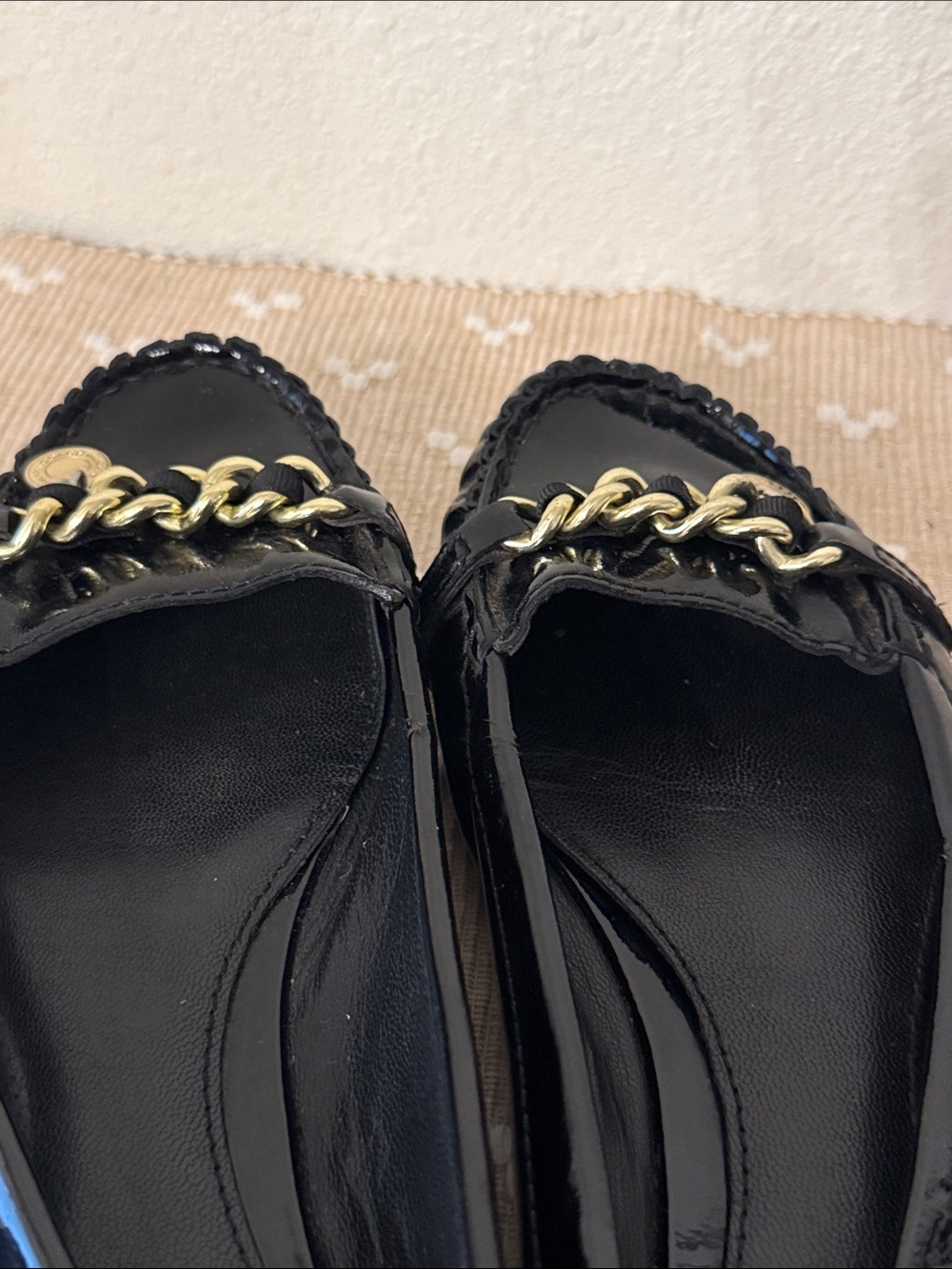 Coach Black Patent Leather Chain Link Ballet Flats Moc Toe Shoes 8 - Picture 3 of 16